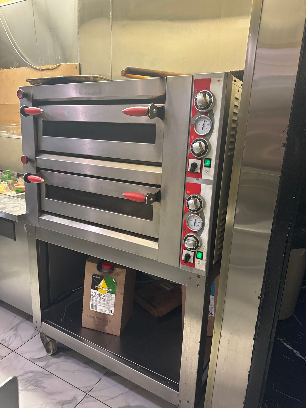 Spacious Line Kitchen